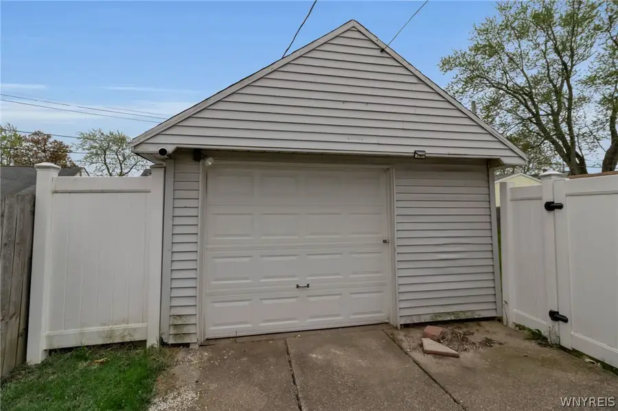 101 E Somerset Avenue, Tonawanda, NY 14150 - #3