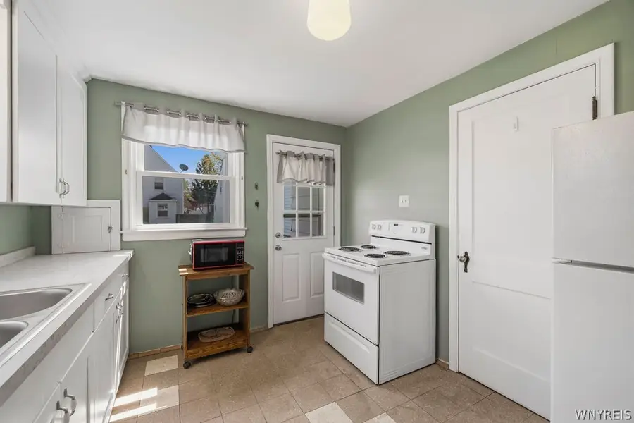 1215 86th Street, Niagara Falls, NY 14304 - #3