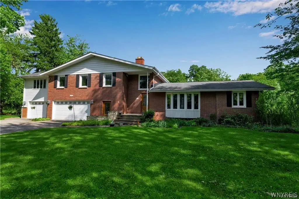 9325 Hunting Valley Road N, Clarence, NY 14031 - #1