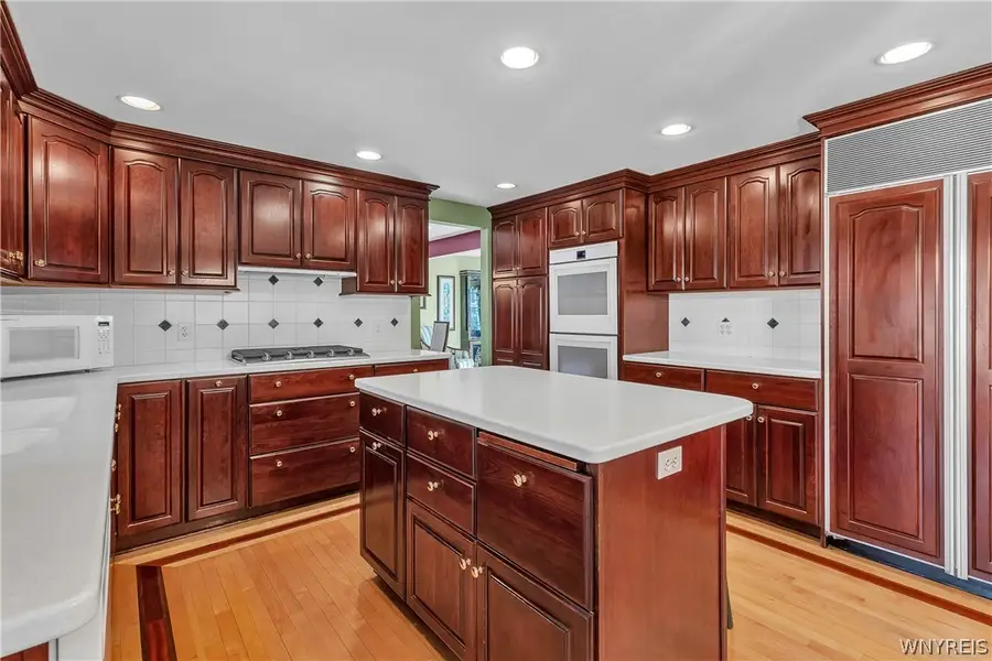 26 Heritage Rd W, Williamsville, NY 14221 - #3