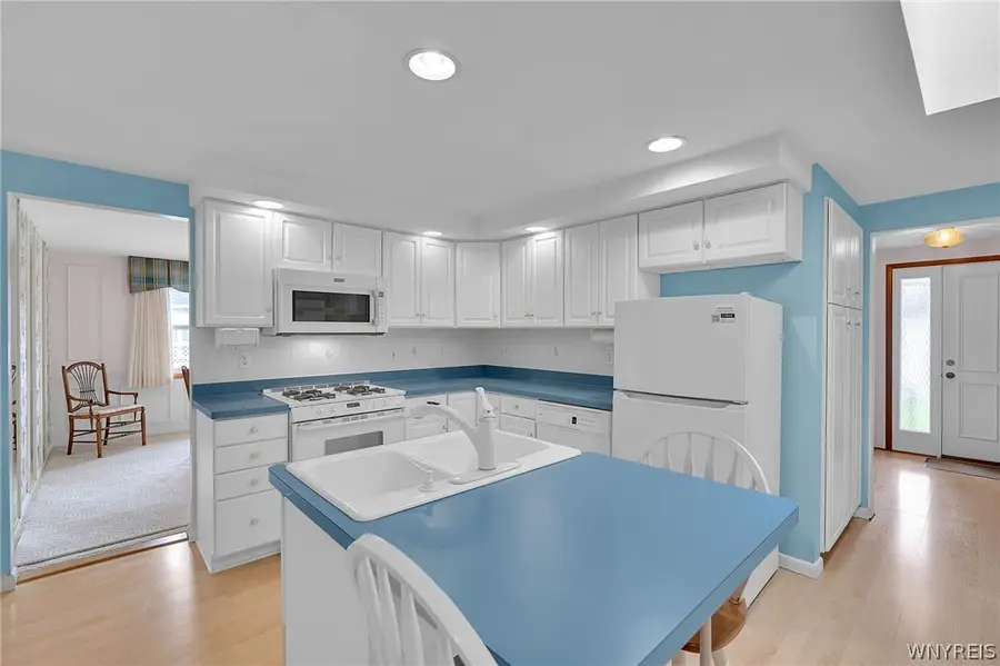 4 Village Lane, Buffalo, NY 14212 - #2