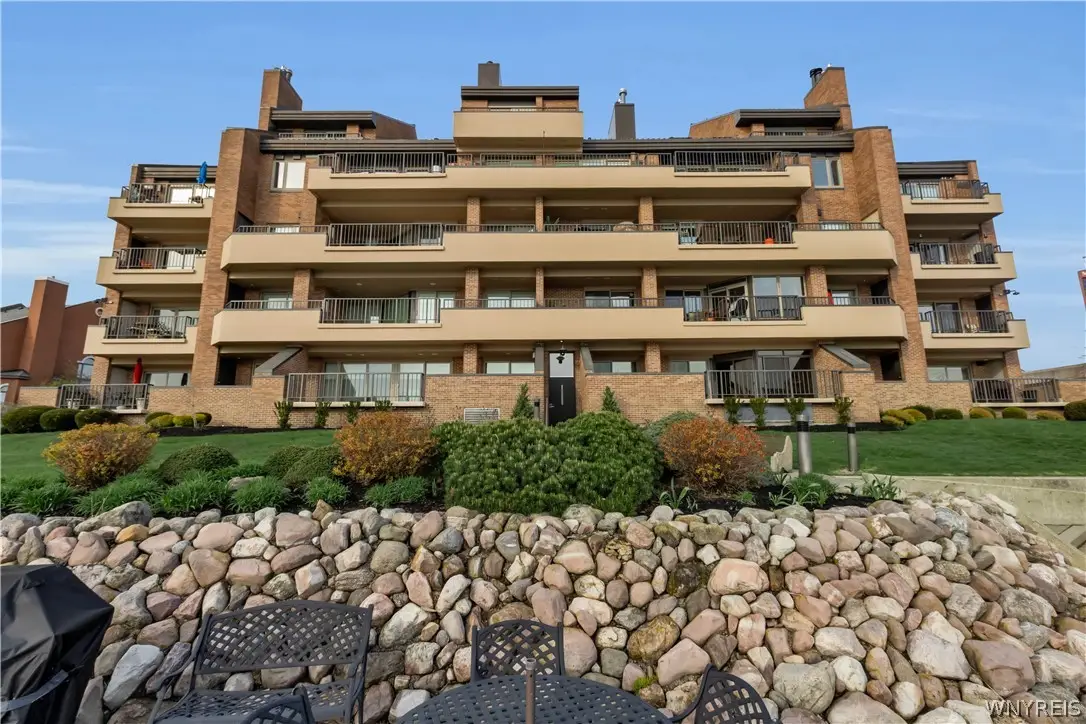 40 Waterfront Circle #401, Buffalo, NY 14202 - #1