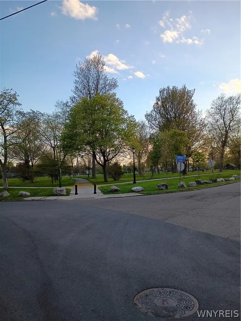 111 E Parade Avenue, Buffalo, NY 14211 - #2