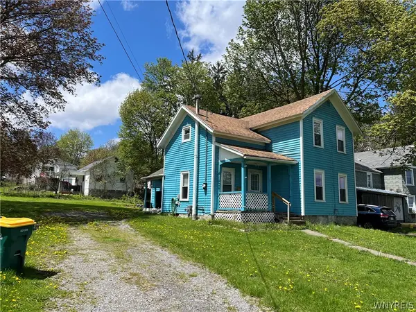 15 Gouinlock Street, Warsaw, NY 14569