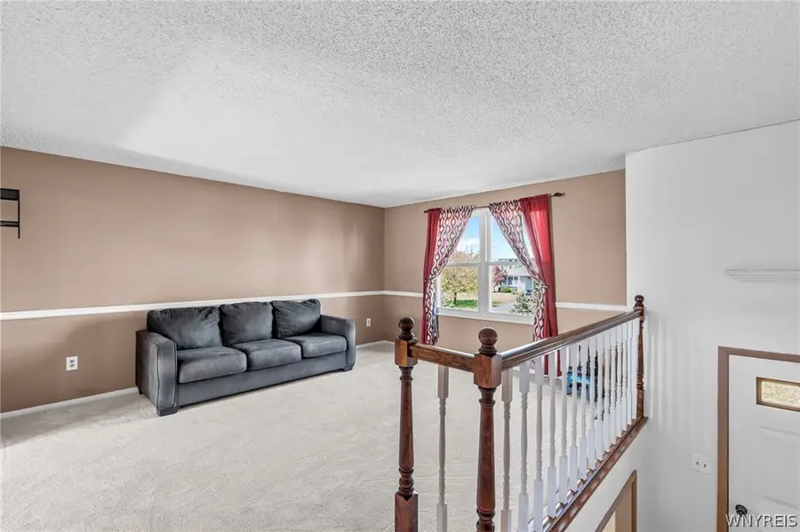 6612 Royal Parkway, Lockport, NY 14094 - #2