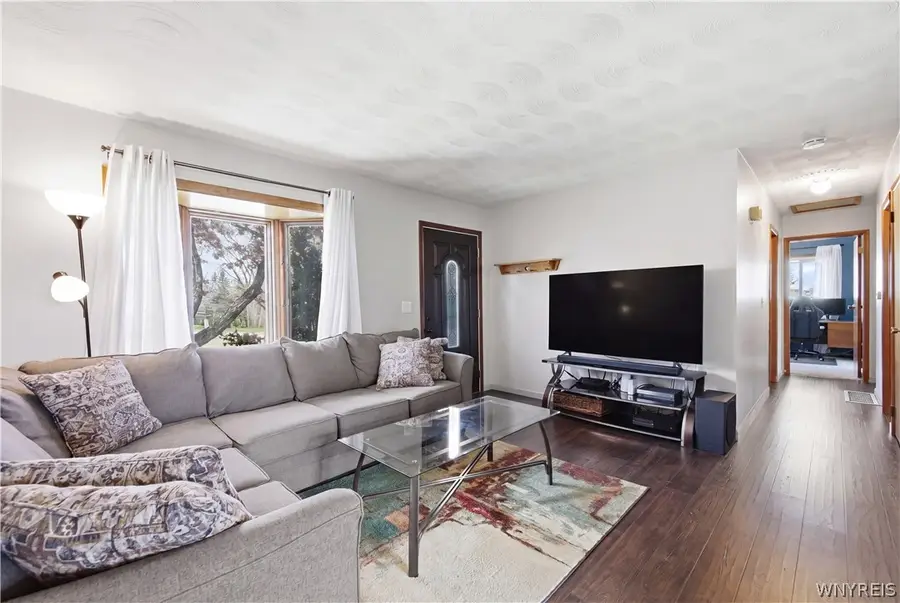 1331 102nd Street, Niagara Falls, NY 14304 - #3
