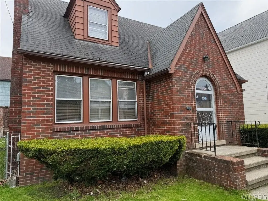 743 Spruce Avenue, Niagara Falls, NY 14301 - #1