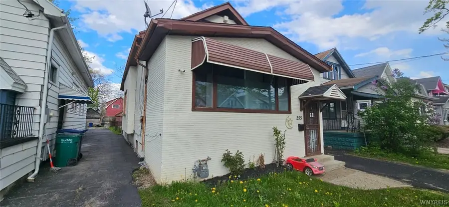 255 Hazelwood Avenue, Buffalo, NY 14215 - #2