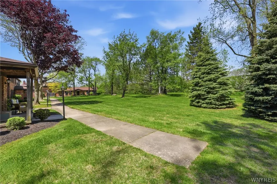 186 Wedgewood Drive, Williamsville, NY 14221 - #2