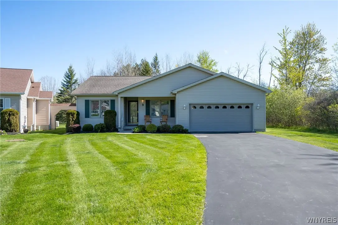 9 Alexander Parkway, North Tonawanda, NY 14120 - #1