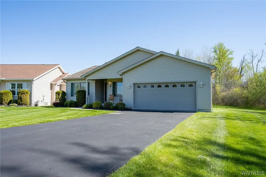 9 Alexander Parkway, North Tonawanda, NY 14120 - #3
