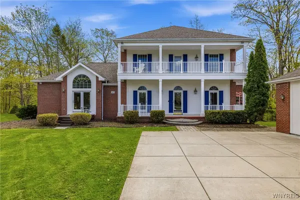 207 Forest Creek Lane, Grand Island, NY 14072