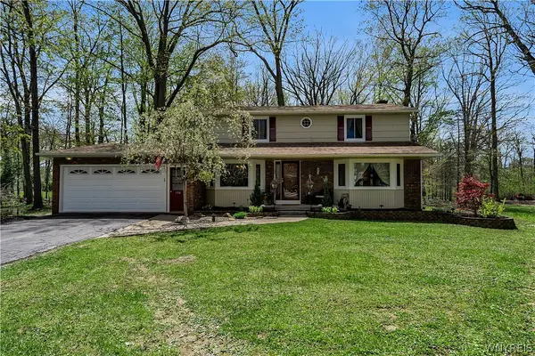 126 Amberwood Drive, Grand Island, NY 14072