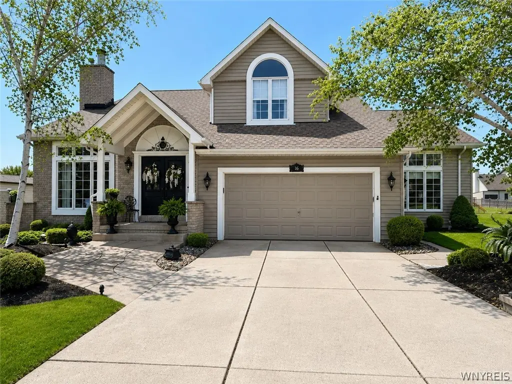 16 Woodstream Circle, Grand Island, NY 14072 - #1