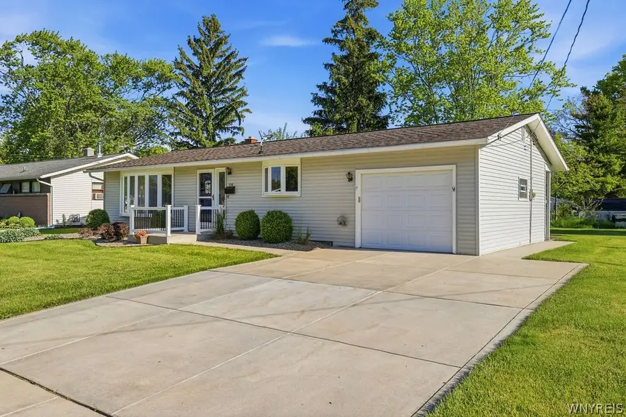 558 Applewood Drive, Youngstown, NY 14174 - #2