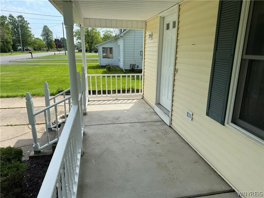 2554 Niagara Road, Niagara Falls, NY 14304 - #3
