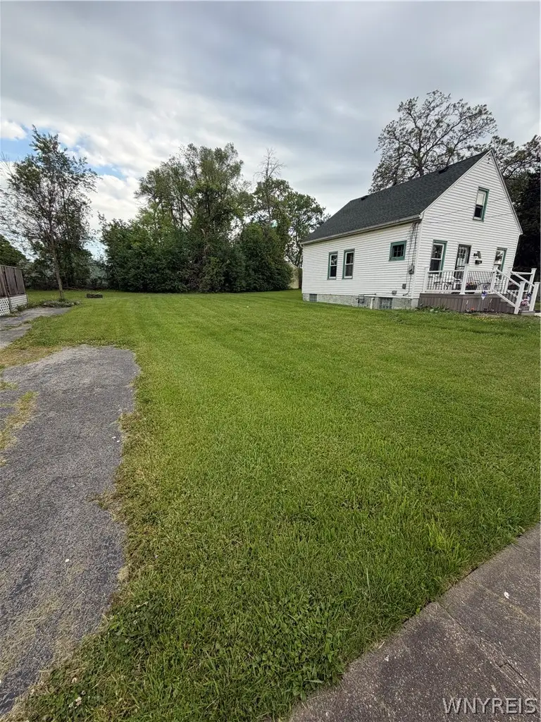 2001 Virginia Avenue, Niagara Falls, NY 14305 - #3