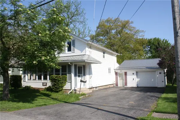 32 Church Street, Middleport, NY 14105
