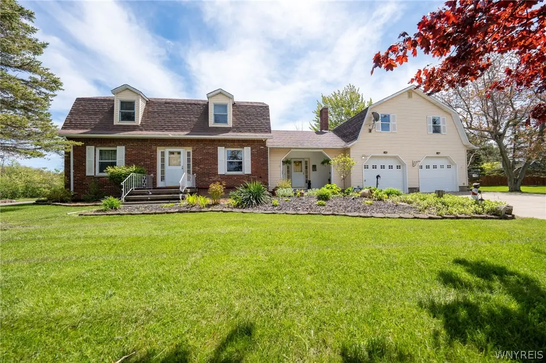 6275 Eckhardt Road, Lake View, NY 14085 - #1