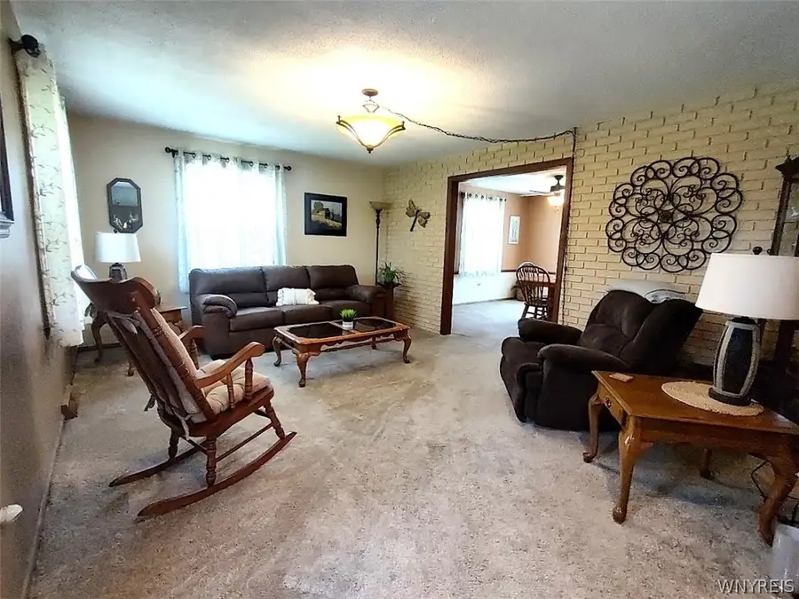 6275 Eckhardt Road, Lake View, NY 14085 - #2