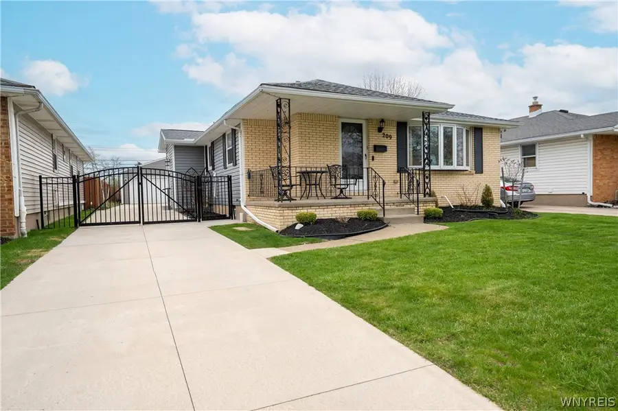 209 Oakvale Boulevard, Tonawanda, NY 14223 - #3