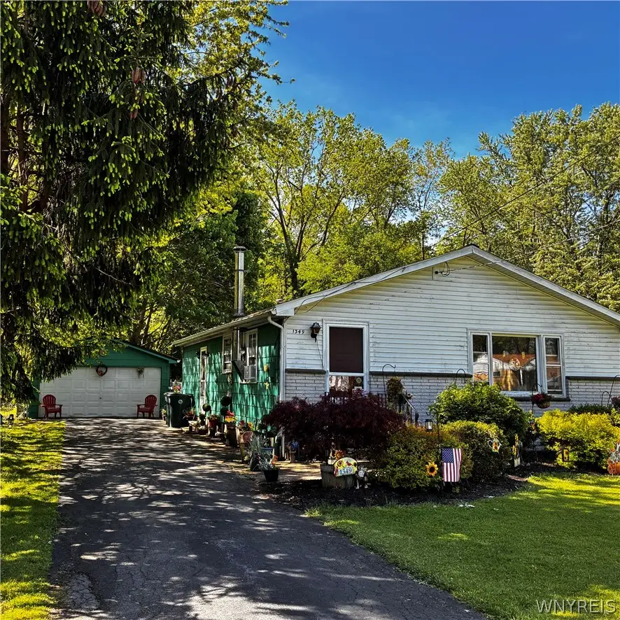 1349 Sisson Drive, North Tonawanda, NY 14120 - #1