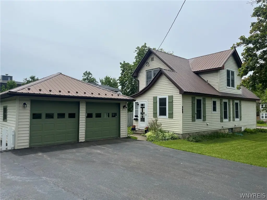 733 Oakwood Avenue, East Aurora, NY 14052 - #1