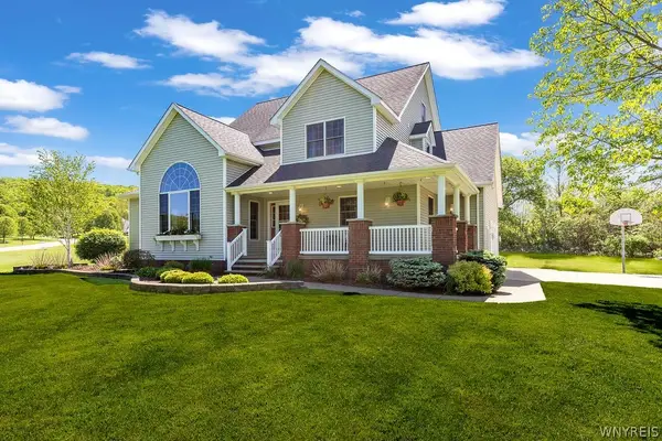 8965 Hickory Meadows Road, Boston, NY 14025