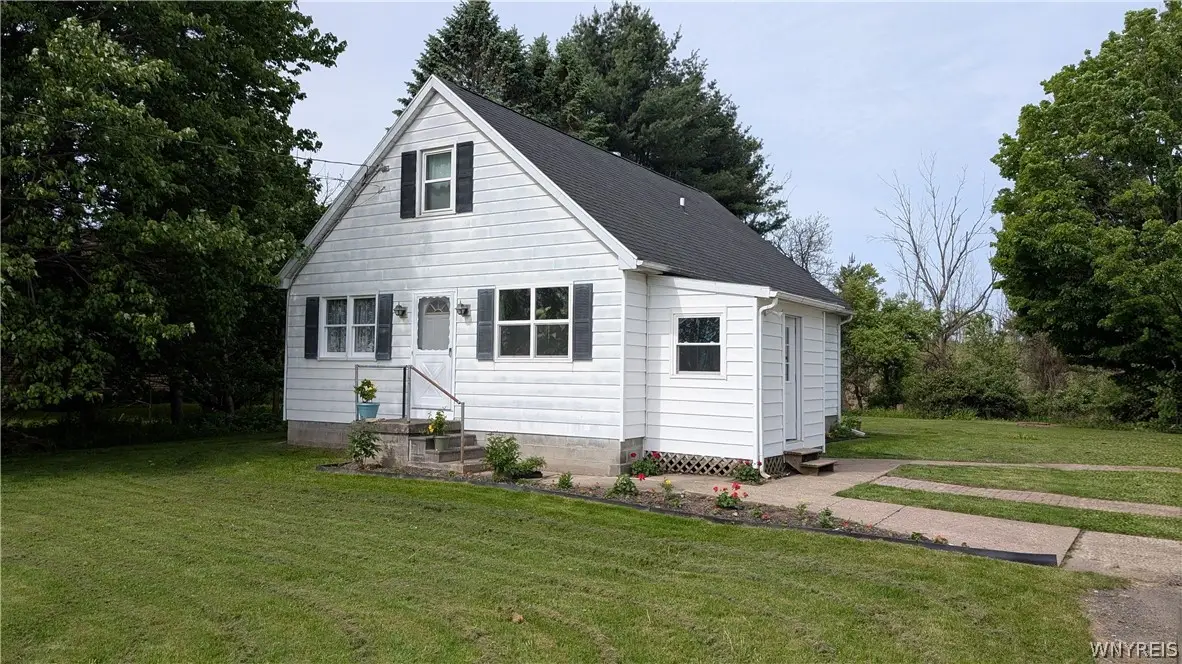 910 Girdle Road, East Aurora, NY 14052 - #1