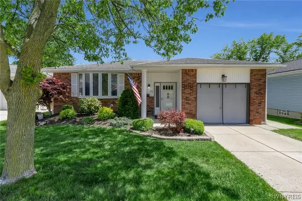 49 Mayberry Drive E, Buffalo, NY 14227