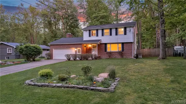 8 Forsythia Court, Orchard Park, NY 14127