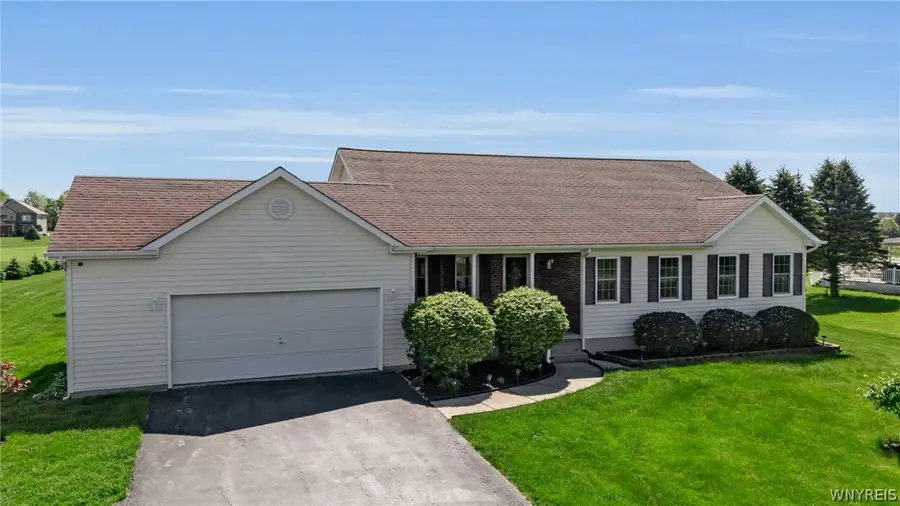 921 Girdle Road, East Aurora, NY 14052 - #2