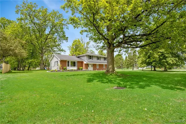 5150 Brookhaven Drive, Clarence, NY 14031