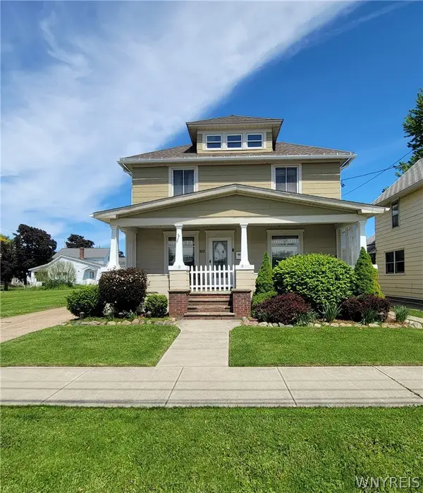 322 Lake Shore Drive E, Dunkirk, NY 14048
