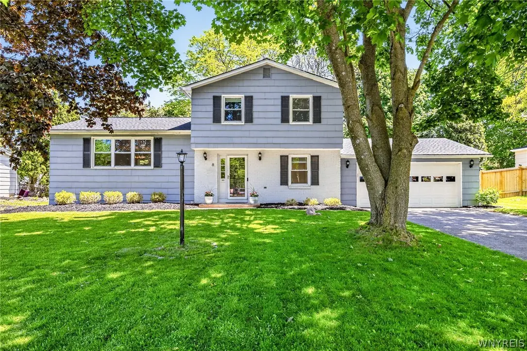 8 Putnam Cir, Fairport, NY 14450 - #1