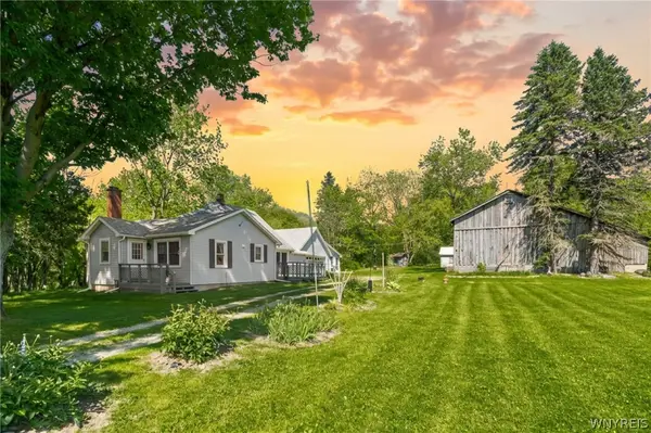 11327 Wyandale Road, Springville, NY 14141