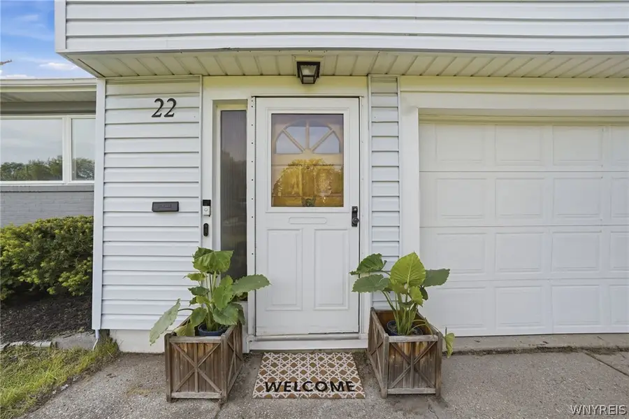 22 Newgate Road, Amherst, NY 14226 - #3