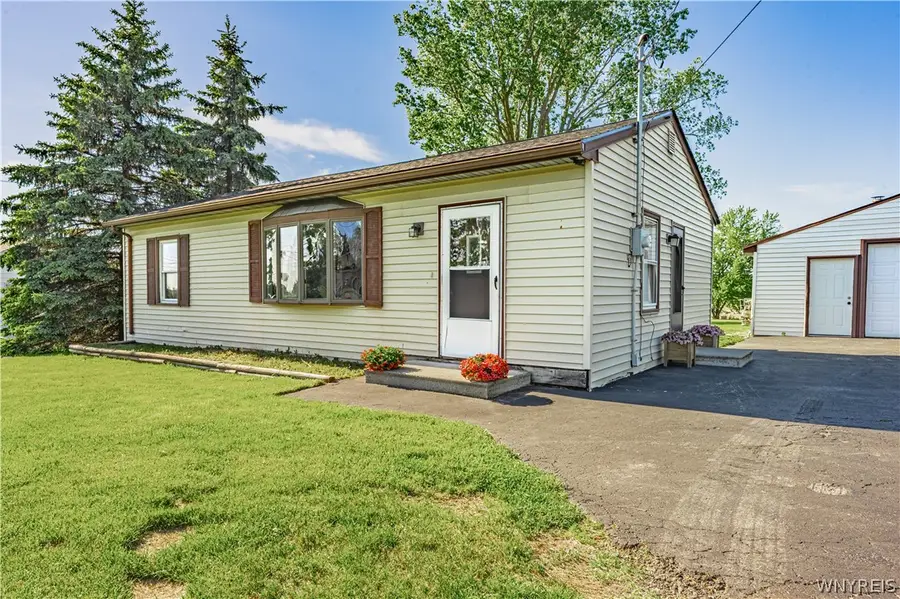 3541 Saunders Settlement Road, Sanborn, NY 14132 - #3