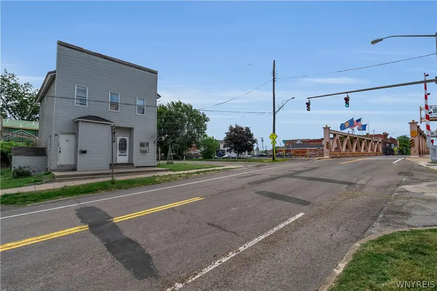 2 N Main Street, Middleport, NY 14105 - #2