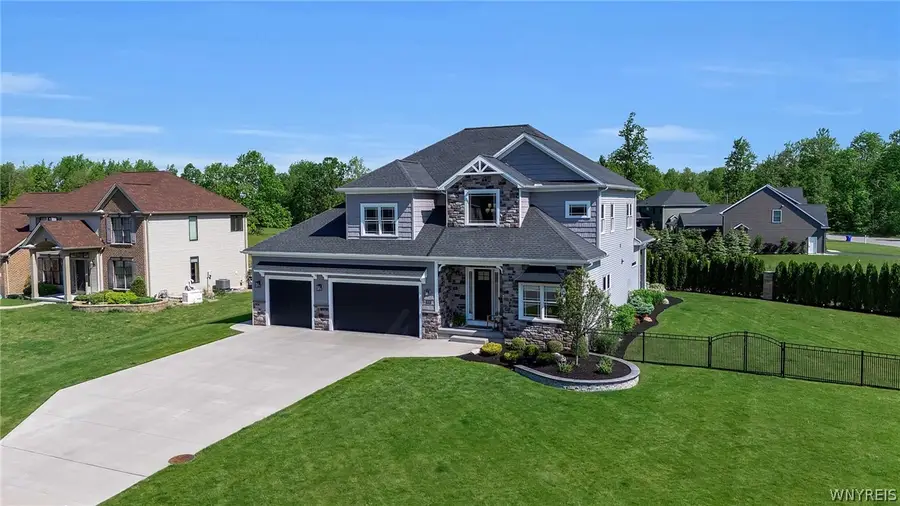 9008 Roberts Grove, Clarence, NY 14031 - #3