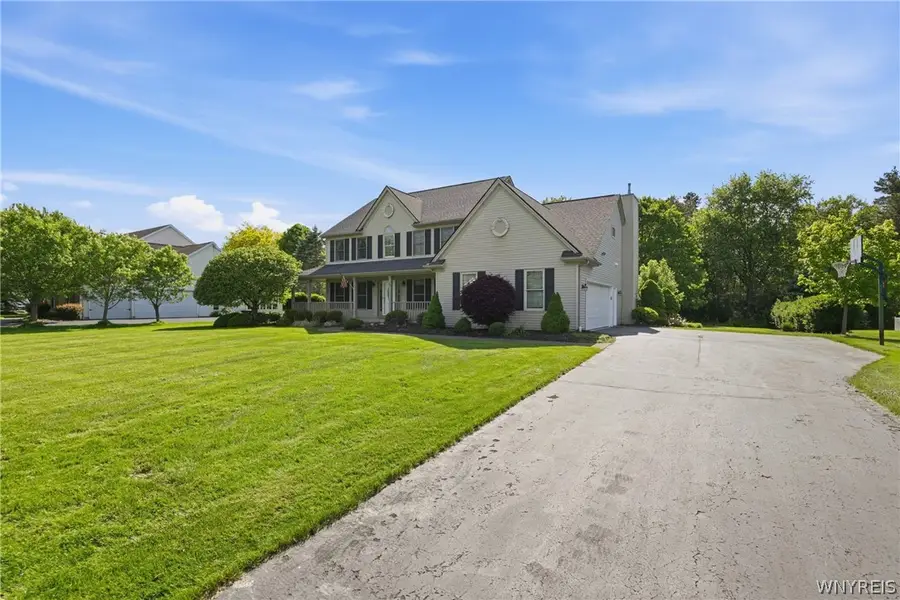 120 Norwood Lane, Orchard Park, NY 14127 - #2