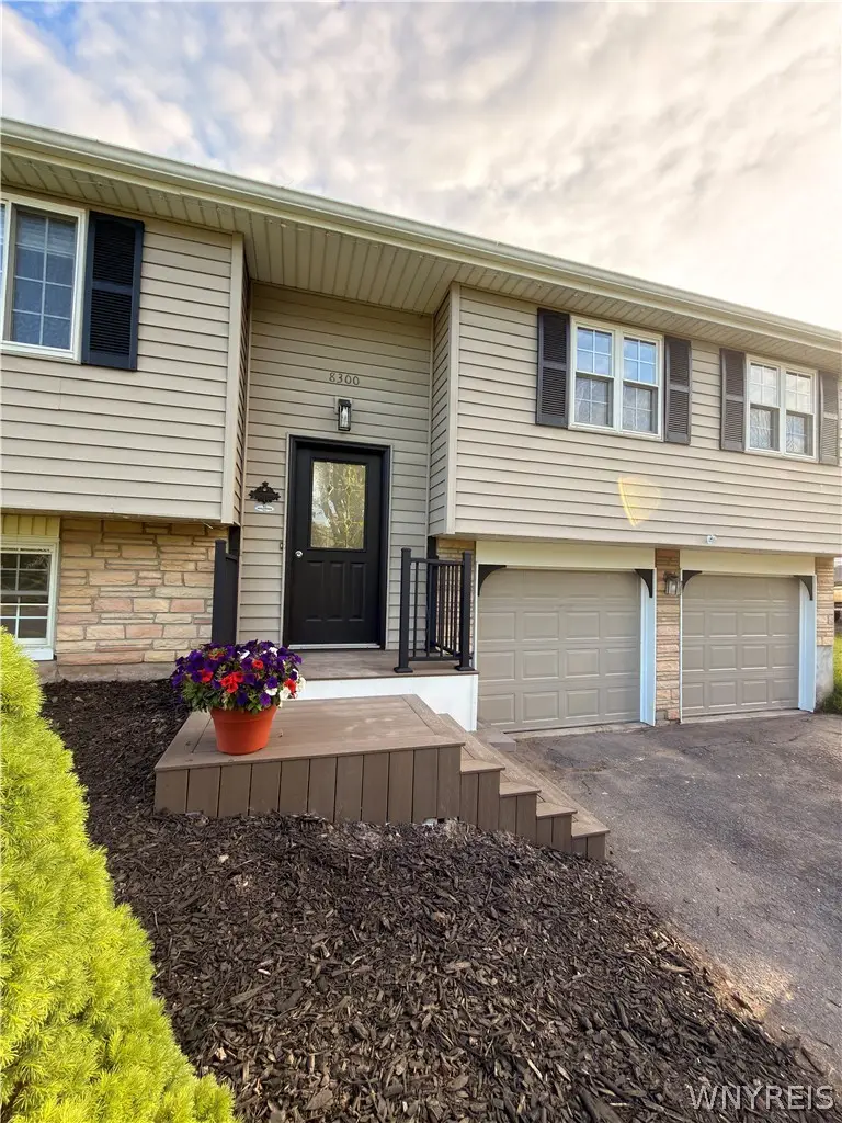 8300 Redwing Drive, Liverpool, NY 13090 - #2