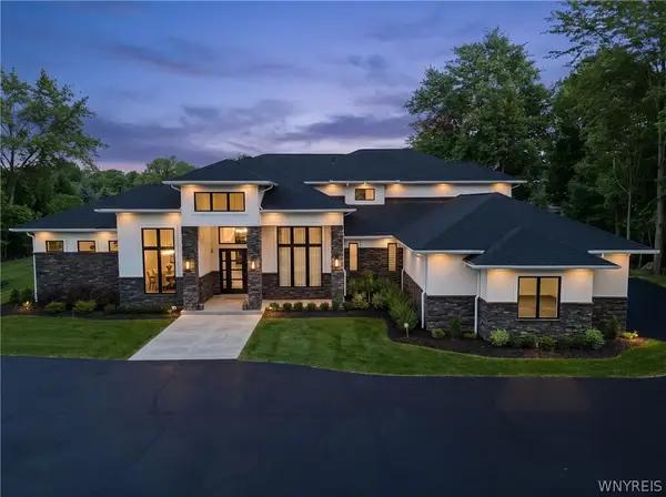 11 Sanctuary Court, Amherst, NY 14221