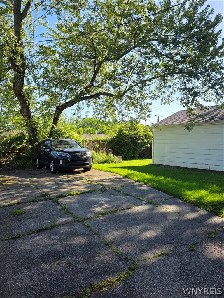 215 Saint Lawrence Avenue, Buffalo, NY 14216 - #2