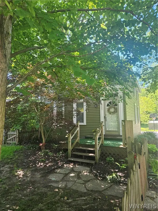 6857 Webster Road, Orchard Park, NY 14127