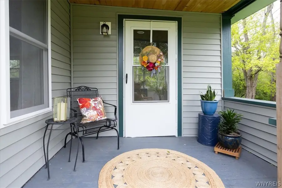 953 Lawrence Ave, East Aurora, NY 14052 - #3