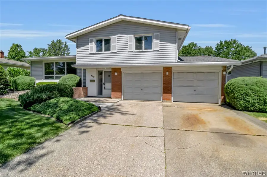 780 Meadowbrook Drive, North Tonawanda, NY 14120 - #2
