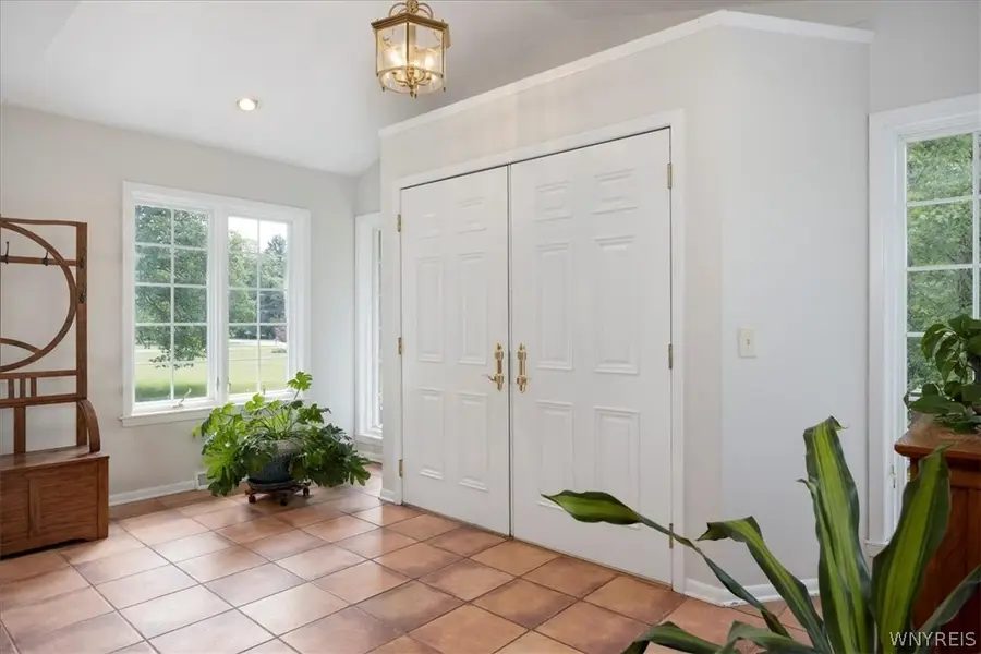 144 Hillcrest Rd, East Aurora, NY 14052 - #2