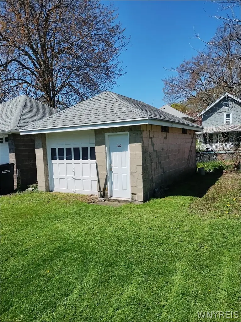 132 79th Street, Niagara Falls, NY 14304 - #2