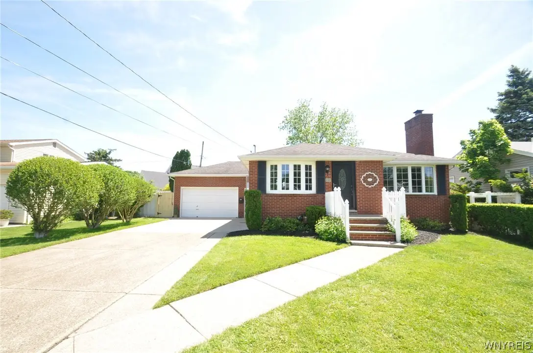 221 N Linden Street, Williamsville, NY 14221 - #1